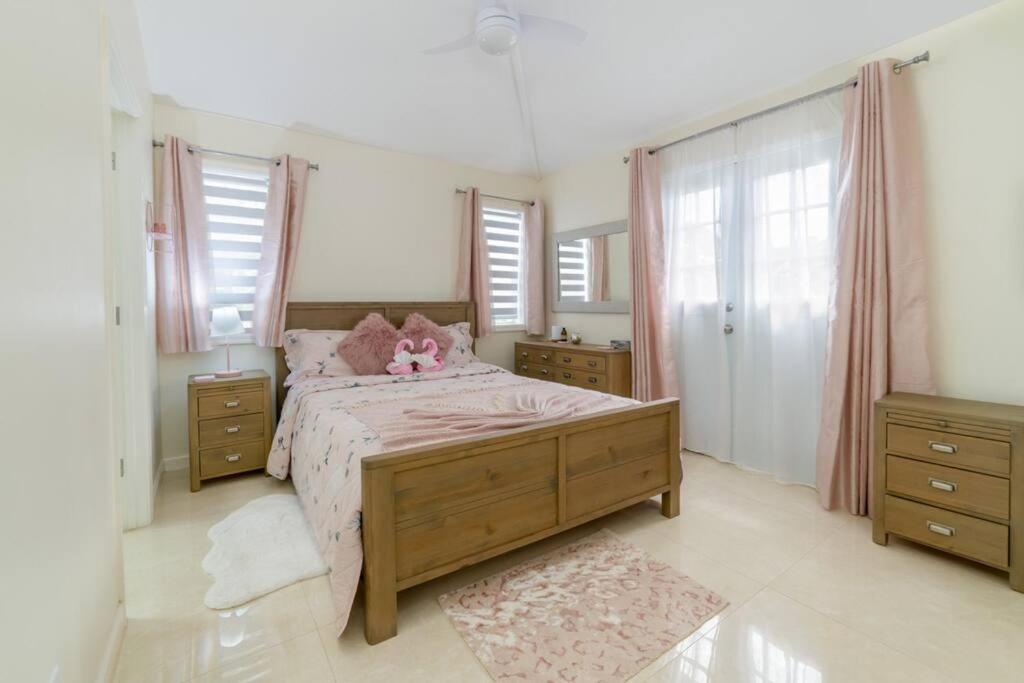 Attractive 3-Bedroom Home - Harbour Breeze Jolly Harbour Esterno foto